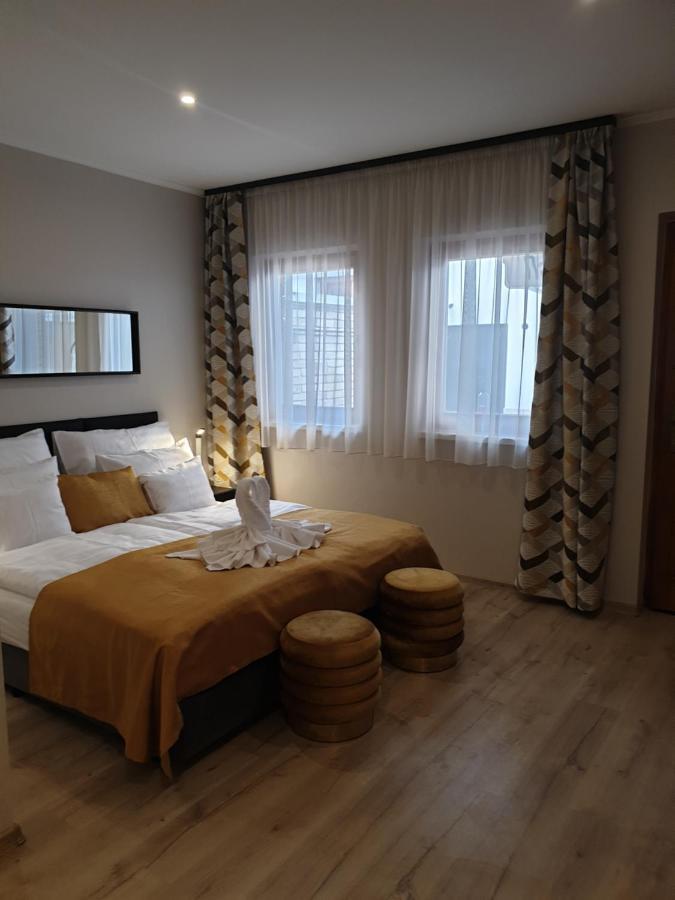 Hotel Indium City Panzió Eger Exterior foto