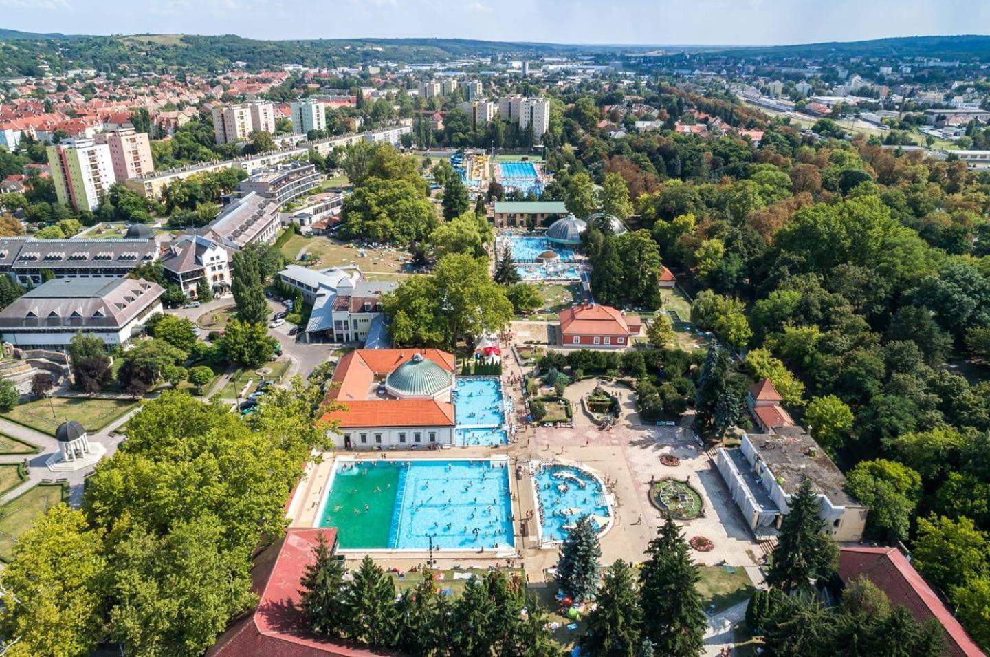 Hotel Indium City Panzió Eger Exterior foto